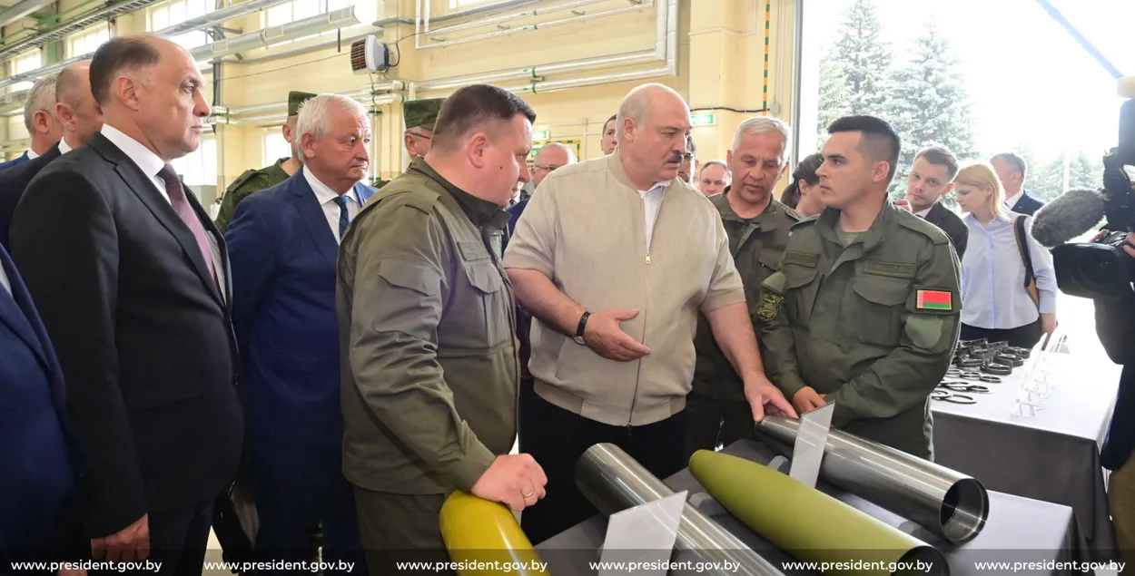 Лукашэнка наведвае "Легмаш" у траўні 2024-га
