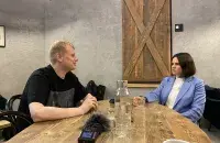 Встреча Славы Комиссаренко и Светланы Тихановской в Варшаве / @daniil_garkavy​