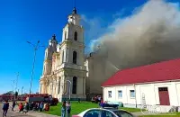 Костёл во время тушения пожара / catholic.by