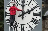 В Беларуси часы не переводят уже более десяти лет / dpa
