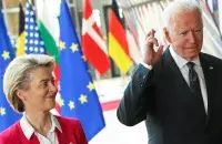 Председатель Еврокомиссии Урсула фон дер Ляйен и президент США Джо Байден / Reuters​