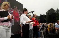 Svyatlana Tsikhanouskaya (at the microphone) at an election picket in Minsk