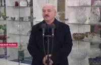 Александр Лукашенко во время поездки в Лидский район / СТВ​