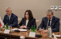 Светлана Тихановская, Валерий Ковалевский (слева) и Павел Латушко (справа) на встрече / АПК
