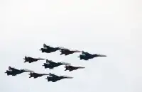 Самолеты на параде
