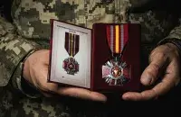 Награда в руках калиновца
