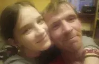 Отец с дочерью, умершей в больнице
