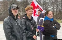Николай Богатырь слева, Анна Б. справа. Посередине друг Николая, который, по его словам, присутствовал, но ничего не снимал
