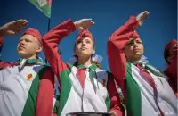Моладзь падчас маршу чальцоў Беларускага рэспубліканскага саюза моладзі (БРСМ)
