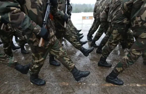 Многім беларусам складана знайсці працу, і гэта засланяе вайну і мабілізацыю / kp.ru
