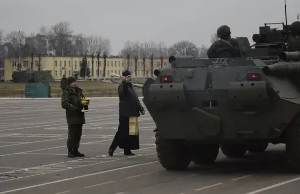 Праваслаўныя святары частыя госці ў вайсковых часцях / t.me/Rogachuk/
