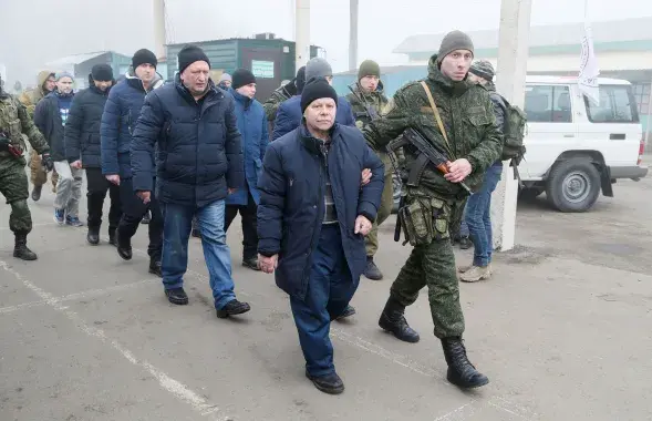 Украінскія палонныя на пункце пропуску "Маёрскае"&nbsp;/ Reuters