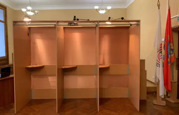 Выбарчы ўчастак на прэзідэнцкіх выбарах у Мінску / Еўрарадыё​