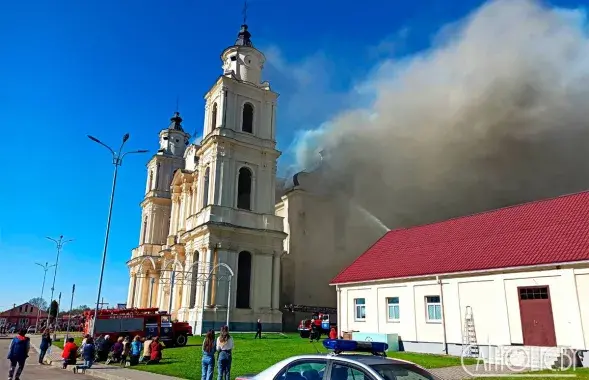 Костёл во время тушения пожара / catholic.by