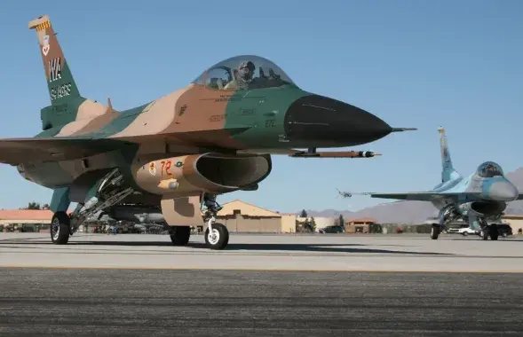 Знішчальнікі F-16 /&nbsp;pinterest.com
