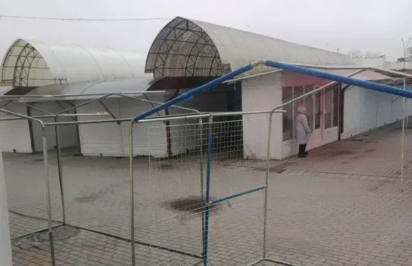 Закрытыя павільёны ІП на рынку ў Баранавічах /&nbsp;nashkraj.by

