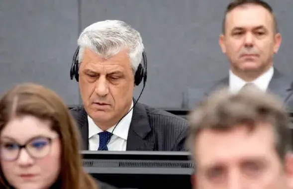 Хашым Тачы ў Гаазе / Reuters

