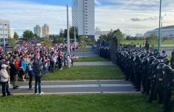 Протестующие и силовики. Минск, 2020 год / Из архива Еврорадио​