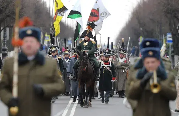 Парад рэканструктараў на вуліцах Барысава / Еўрарадыё