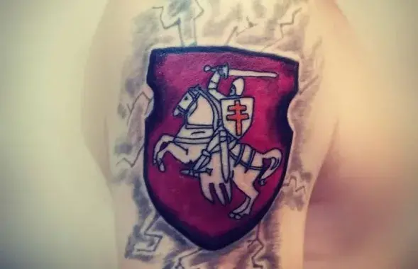 &quot;Погоня&quot; от Виктора Циркуновича​ /&nbsp;www.instagram.com/1863_tattoo/