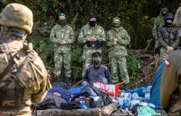 Але мігранты адмовіліся ўжываць зброю, кажуць у Латвіі / AFP
