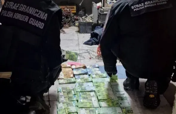 Сотрудники таможни получили за свои "услуги" не менее 400 тысяч евро /&nbsp;strazgraniczna.pl
