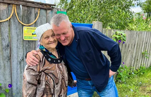 "Вось яно шчасце", — подписал он этот снимок.
