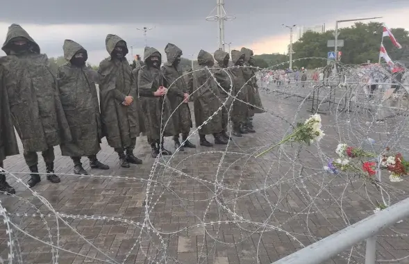 Силовики и протестующие в Беларуси / Из архива Еврорадио​