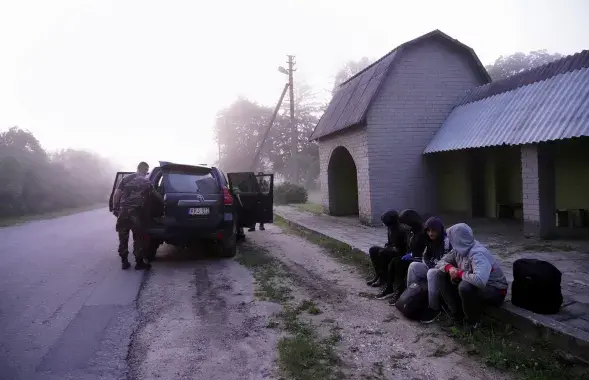 З пачатку года на літоўска-беларускай мяжы затрыманыя больш чатырох тысяч нелегальных мігрантаў​ / Reuters
