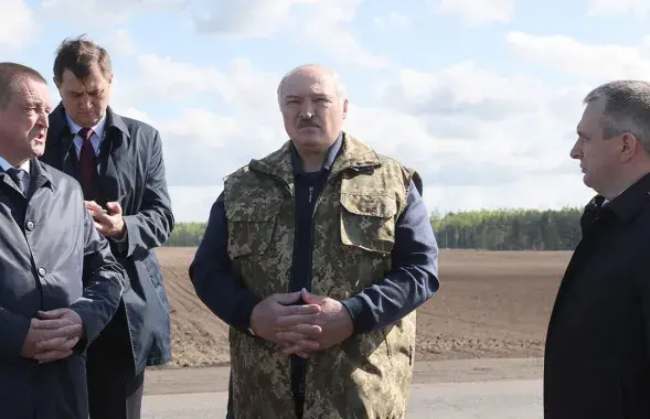 Александр Лукашенко во время поездки в Ветковский район Гомельской области/&nbsp;
