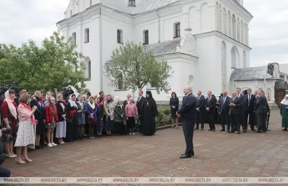 Аляксандр Лукашэнка выступае перад электаратам прытрымліваючыся сацыяльнай дыстанцыі&nbsp;/ belta.by