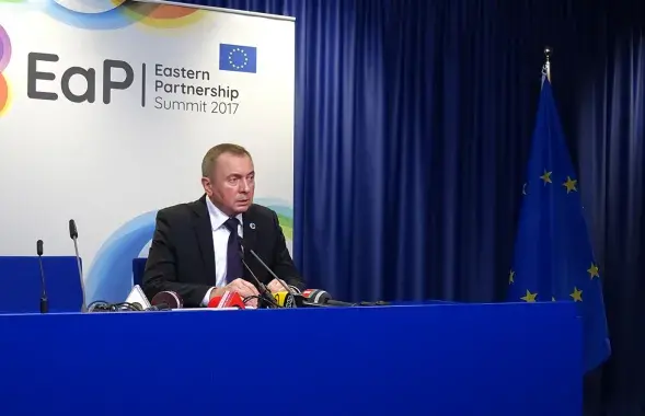 Belarus Foreign Minister Uladzimir Makei talking to reporters in Brussels on 24 November. Photo: Zmicier Lukashuk (Euroradio)