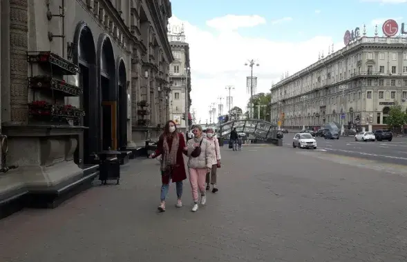 Люди в центре Минска во время пандемии COVID-19 / Еврорадио