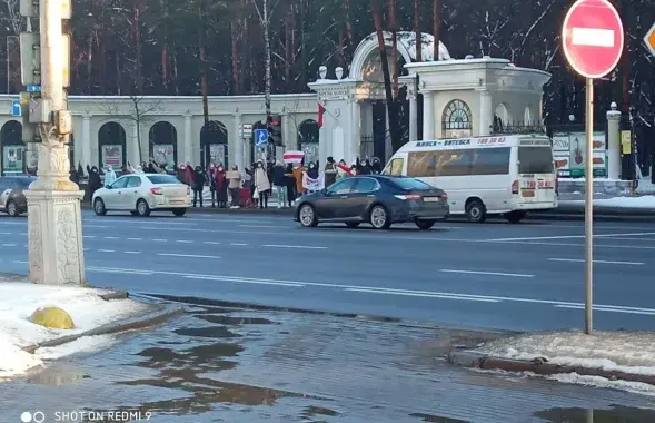 Ланцуг салідарнасьці ля Парку Чалюскінцаў / kyky.org