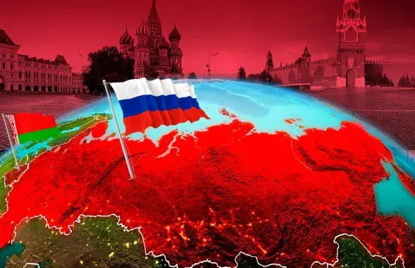 Глава Народного антикризисного управления Павел Латушко считает, что реальное давление для изменения Конституции в Беларуси оказывают именно Кремль и Путин