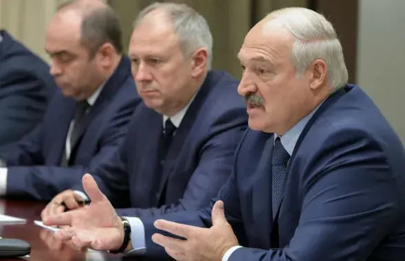 Александр Лукашенко во главе белорусской делегации на недавних переговорах в Сочи / Reuters​