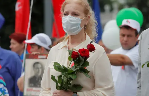 Жанчына ў ахоўнай масцы&nbsp;/ Reuters published by Euroradio