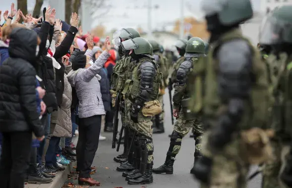 Супрацоўнікі ўнутраных войскаў на акцыі пратэсту / Reuters