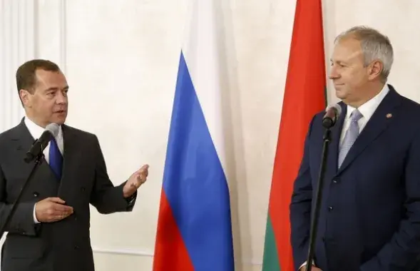 Дмитрий Медведев и Сергей Румас / government.ru