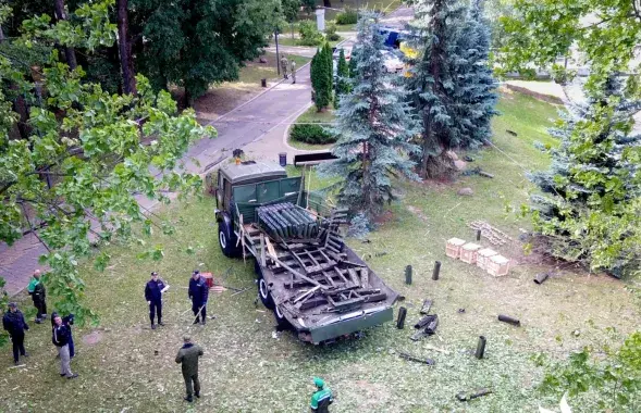Салют ўстаноўка на наступны дзень пасля выбуху / svaboda.org
