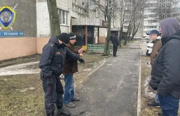 Следчыя дзеянні з удзелам падазраванага пенсіянера / @skgovby