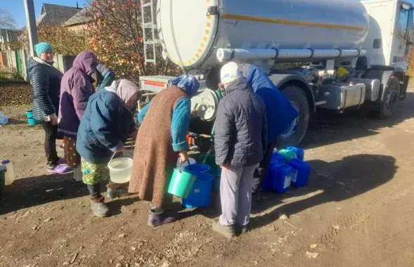Из-за российских атак на энергообъекты жители украинских регионов остаются без света и воды /&nbsp;@dsns_telegram
