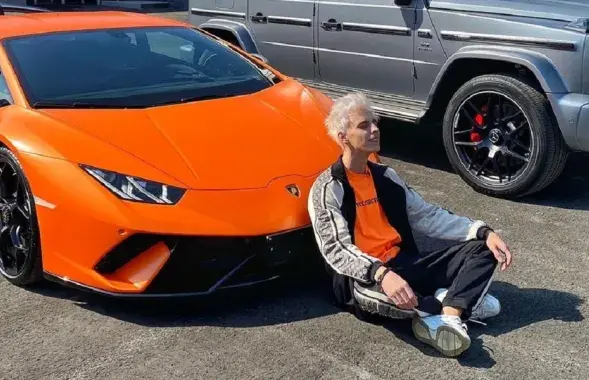 Lamborghini и Влад Бумага / vk.com