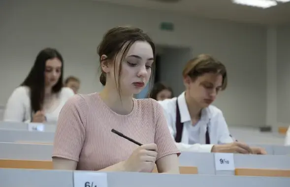 Акрамя адзнак на паступленне ў ВНУ цяпер будзе ўплываць і характарыстыка / sb.by
