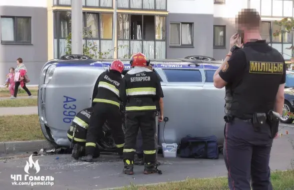 Милицейский автомобиль перевернулся в Гомеле