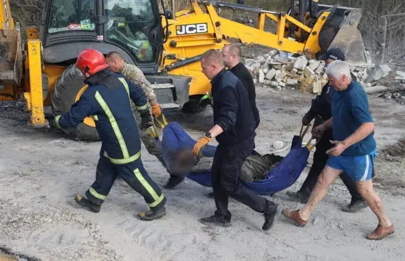 После ракетного удара по деревне Гроза