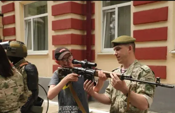 Украинских детей в Беларуси возили на базы специальных военных подразделений