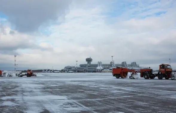 Уже в Национальном аэропорту Минск его схватили силовики