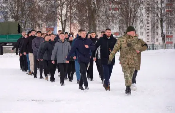 Байцы моладзевых атрадаў БРСМ
