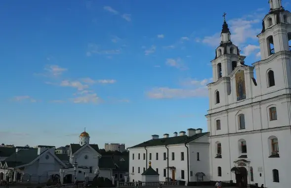 Переменная облачность без осадков прогнозируется в Беларуси в четверг
